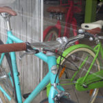 Das schicke Excelsior-Fahrrad "Snathcer" im Schaufenster